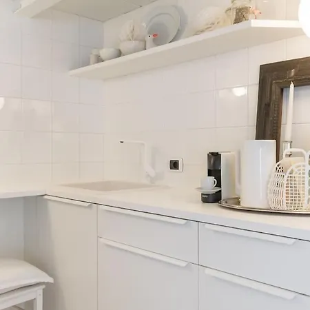 Appartamento Un Puntino In Center 023091-loc-03368